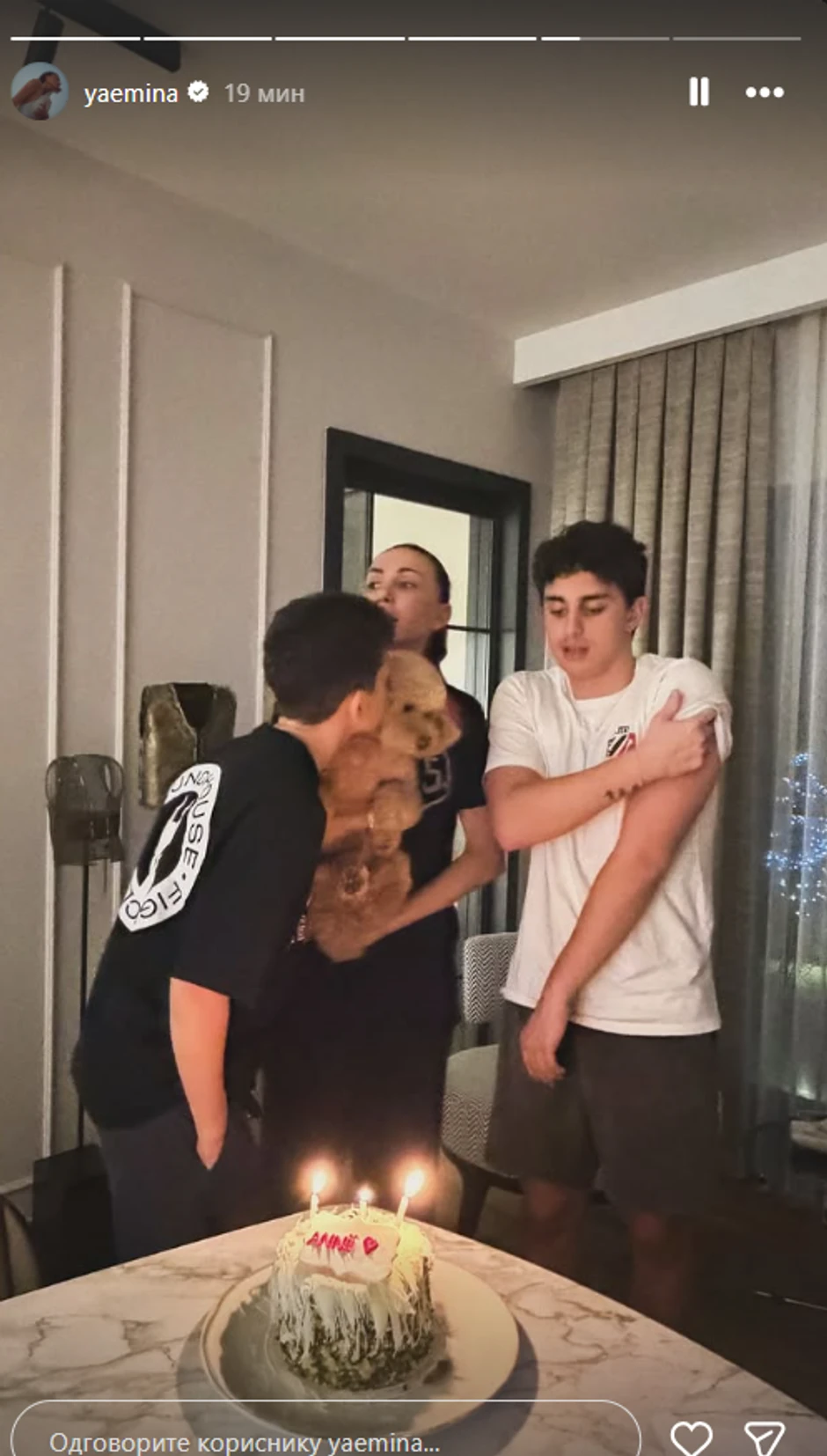 Sinovi priredili iznenađenje za Eminu Jahović