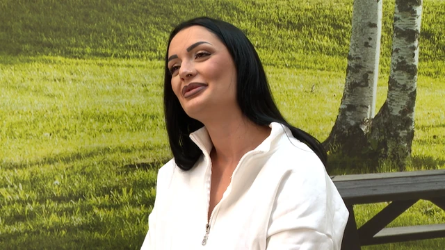 DVA DETETA SA DVA RAZLIČITA MUŠKARCA, A SVI NA SUDU: Viki Mitrović živi Zadrugu i daleko od Zadruge!