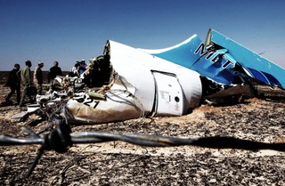 Egipt i Rosja wstrzemięźliwe: Bez dowodów na bombę w airbusie, to spekulacje