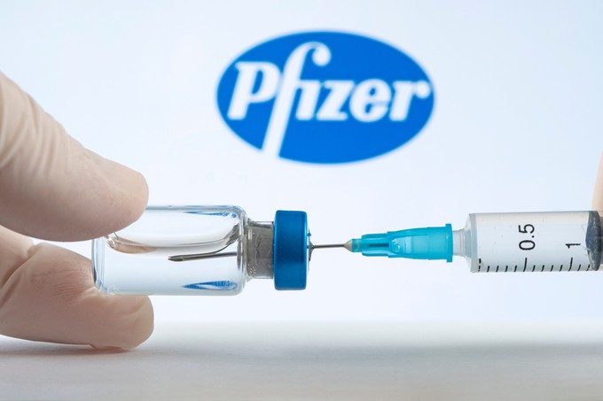 Pfizer: a 2. oltás jobban ledöntheti, erre számítson 