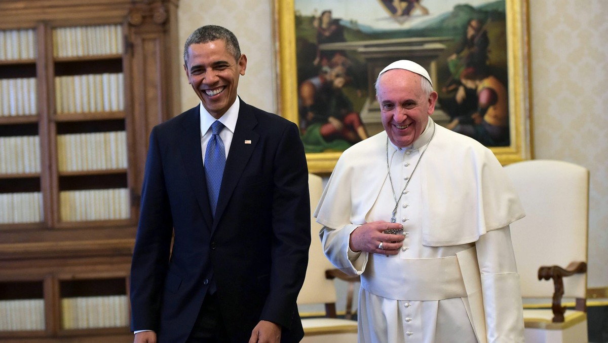 Papież Franciszek spotkał się ze zdymisjonowanym biskupem Limburga w Niemczech Franzem-Peterem Tebartzem-van Elstem - podała Ansa. Biskupa wchodzącego do Pałacu Apostolskiego zauważyli dziennikarze, gdy szli do papieża z prezydentem Grecji.