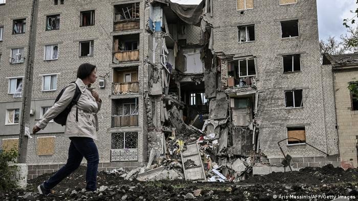Zniszczenia w mieście Bachmut w Donbasie 