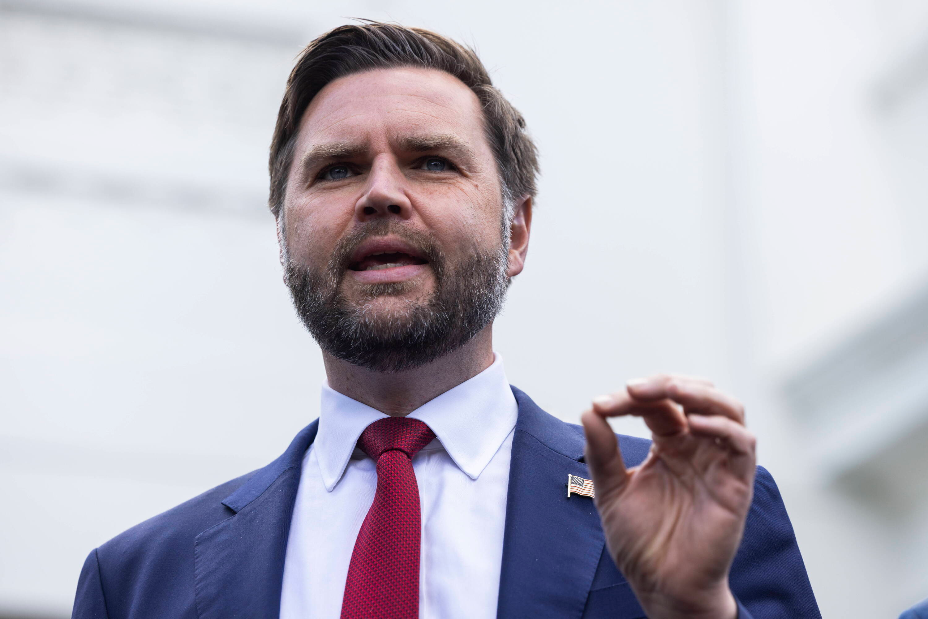 Vance porównuje UE do ZSRR: Możliwa kara miliarda euro dla X