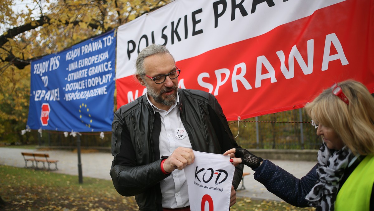 W dniu Święta Niepodległości 11 listopada Komitet Obrony Demokracji zorganizuje marsz "KOD niepodległości" – poinformował lider Komitetu Mateusz Kijowski. Będzie atrakcyjnie i spokojnie, będzie wspólnie świętować niepodległości Polski – dodał.