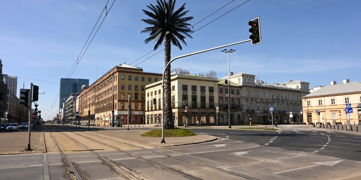 Popularność hasła "lockdown" w polskim internecie jest dziś większa niż w okresie, gdy gospodarka była zamknięta z powodu epidemii COVID-19.