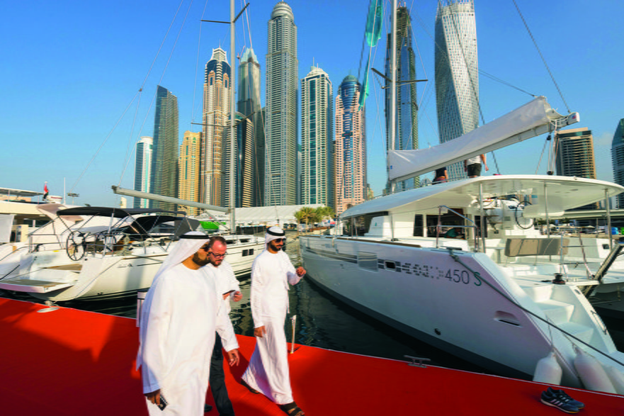 Targi w Dubaju nie są największymi targami jachtowymi na świecie, ale wrażenie robią ogromne. W tym roku wzięło w nich udział blisko 260 wystawców z kilkudziesięciu krajów.