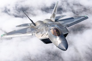 F-22 Raptor gotów do ataku. Nowa wersja ma zmiażdżyć Su-57 i J-20