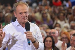 Donald Tusk w Warszawie sam połyka 78 kandydatów PiS i Konfederacji razem wziętych