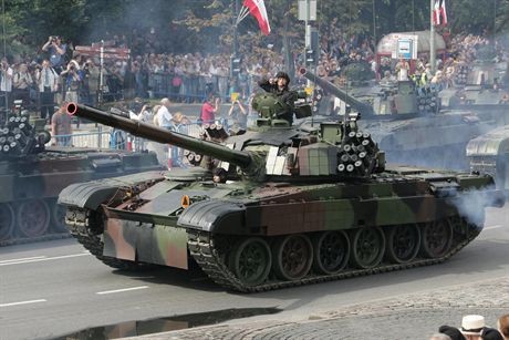 15 08 2007WARSZAWASWIETO WOJSKA POLSKIEGOWOJSKOPARADA W AL UJAZDOWSKICHFOT DAMIAN BURZYKOWSKI / FAKT