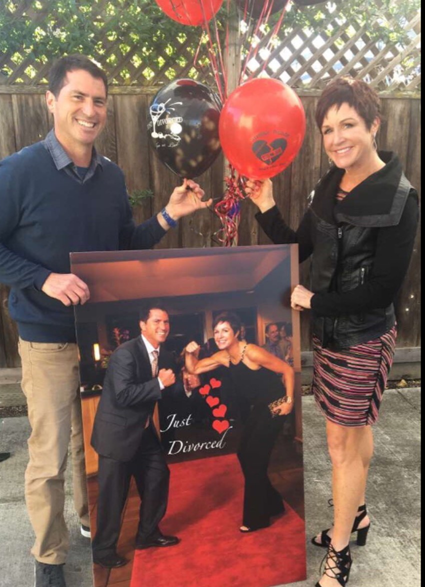 Zajednička slika na proslavi razvoda