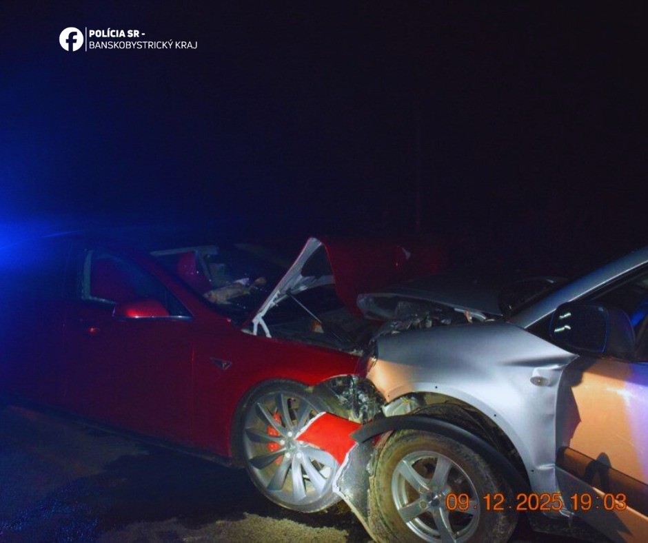 Pri dopravnej nehode pod Poľanou sa ťažko zranil 34-ročný muž. 