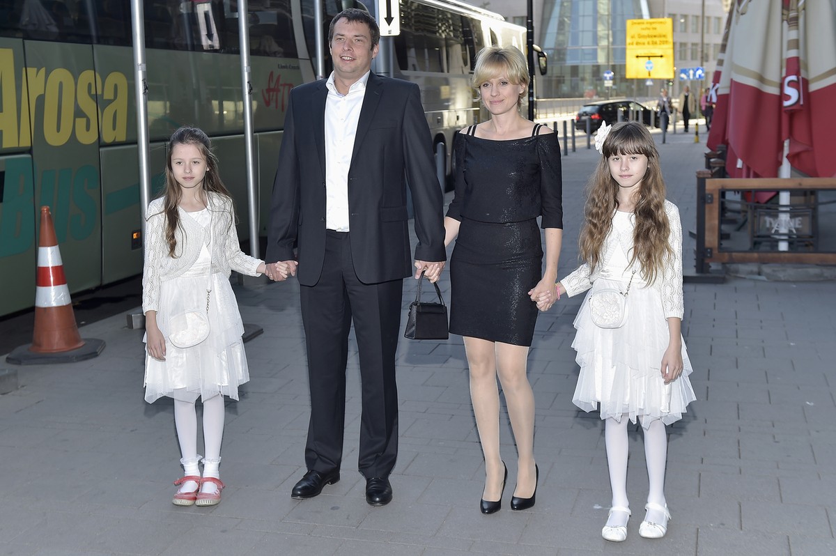 Aktorka stara się zaszczepić w córkach miłość do teatru.