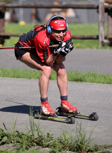 Żar leje się z nieba, a Justyna Kowalczyk wyciska siódme poty