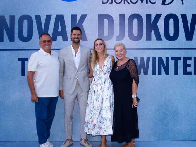 Vera Ristić u elegantnom crnom izdanju u Kotoru: Haljina je čista desetka, ali su svi gledali u obuću