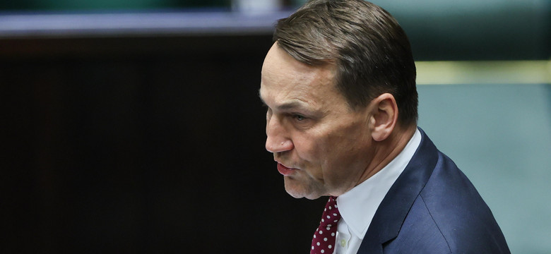 Radosław Sikorski poruszył na antenie kwestię swoich zarobków. "80 proc. mniej"