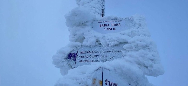 Akcja Grupy Beskidzkiej GOPR. Sprowadzali zabłąkanych turystów, gdy natknęli się na...