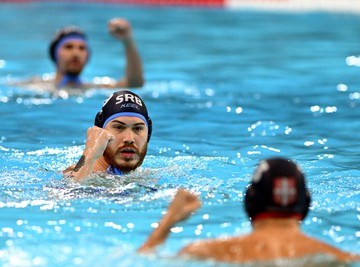 OVO JE SUPRUGA NEMANJE VICA: Lepa plavuša bila sa slavnim muzičarem, sad sa vaterpolistom ima dvoje dece 