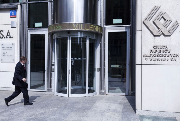 Media finansowe w znacznej większości przyznają, że nie mają pojęcia dlaczego spadają ceny akcji i jednocześnie uważają, że inni też tego nie wiedzą. Gdy się powie to głośno – jest lżej.