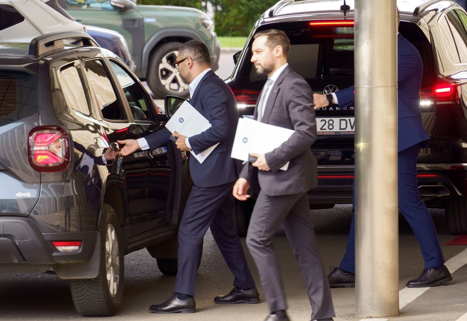 PSD napušta rumunsku vladajuću koaliciju - ministar rada Florin Manole nakon podnošenja ostavke u Bukureštu 23. aprila