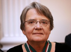 Holland oskarża, w PO konsternacja