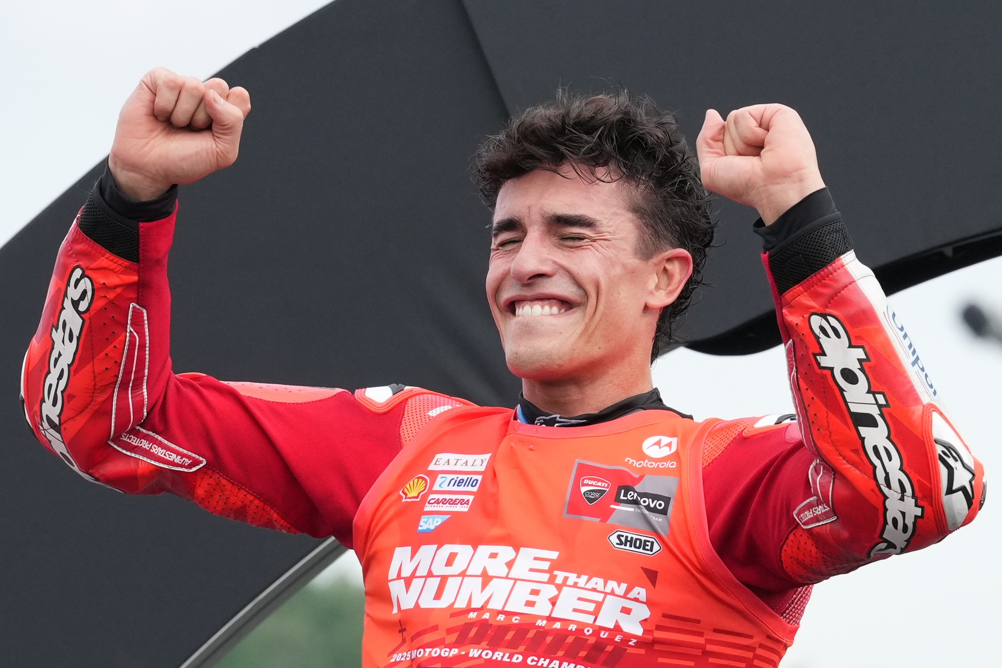 Španielsky jazdec Marc Marquez z tímu Ducati Lenovo.