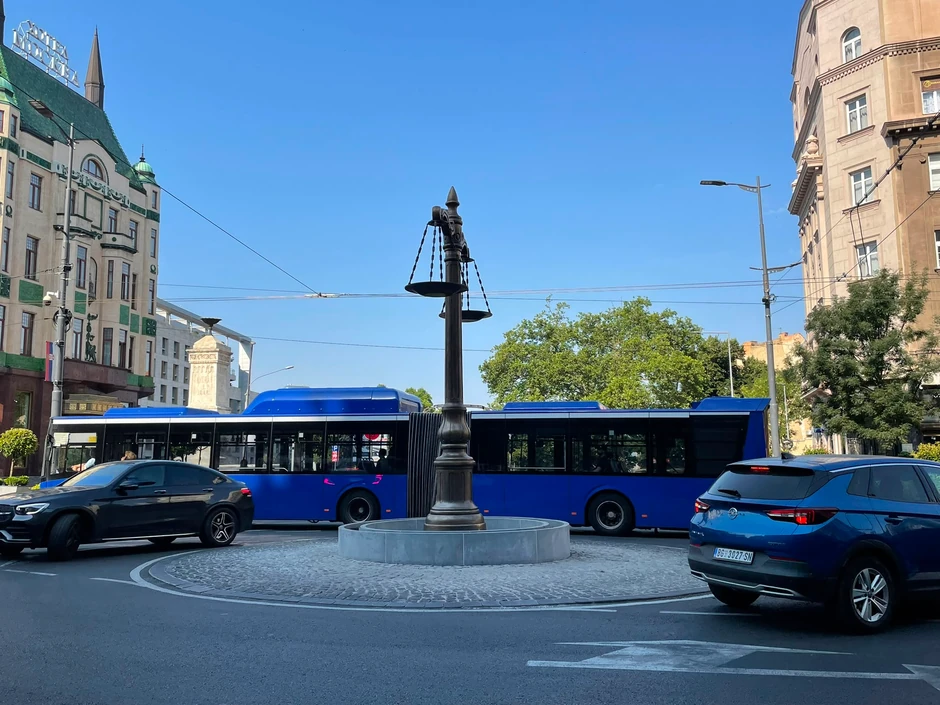 Vaga sa dva tasa osvanula na Terazijama 