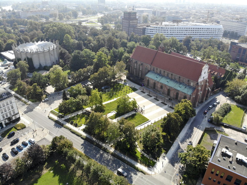 Otwarto nowy skwerek dla mieszkańców