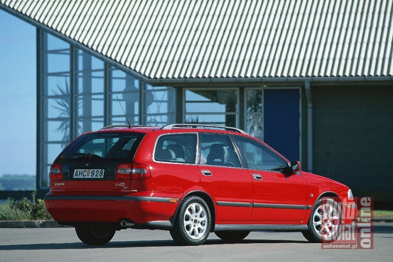 Volvo V40 - pierwsza generacja