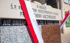 Znieważono pomnik Lecha Kaczyńskiego. Policja szuka sprawcy