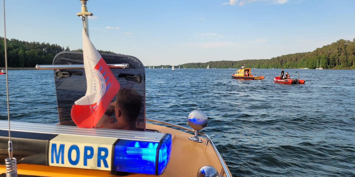 Znaleziono ciało 32-latka w jeziorze Bełdany. 