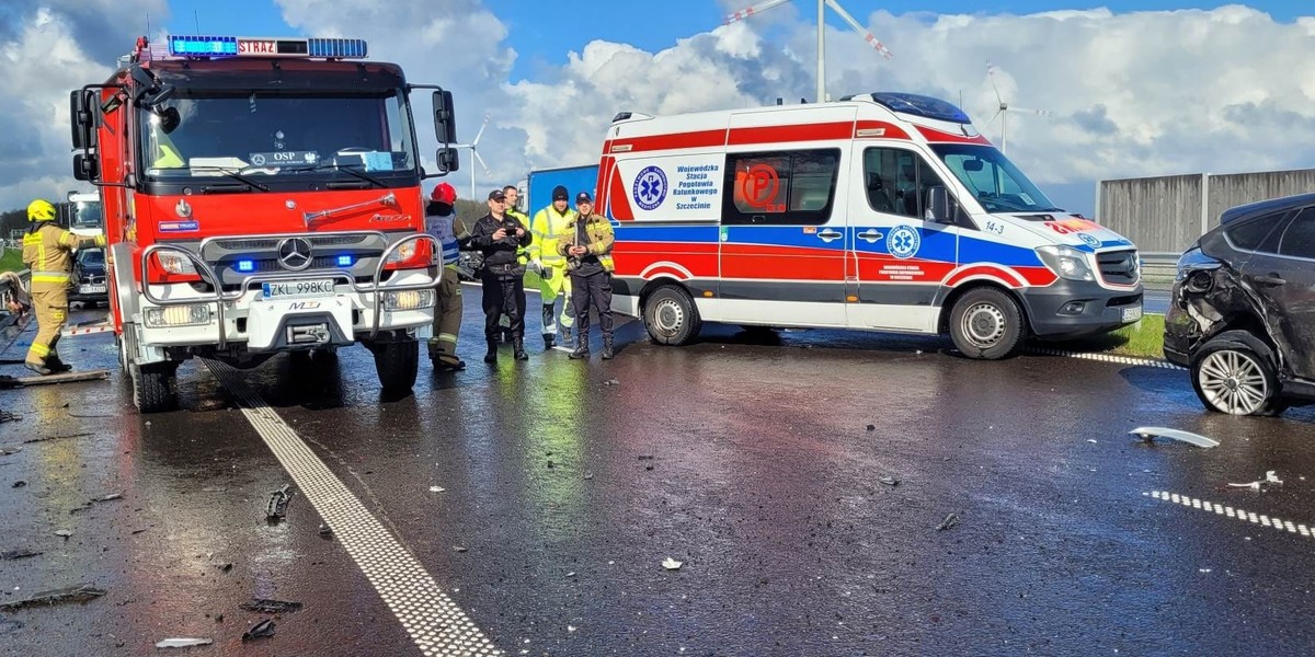 Wypadek na drodze ekspresowej S6. 