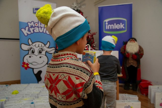 Novogodišnja donacija kompanije Imlek foto: ustupljena fotografija/Vidoje Manojlović