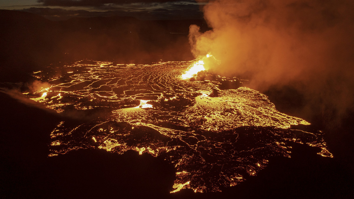 Wybuch wulkanu na Islandii. Niebezpieczne gazy zagrożeniem dla turystów