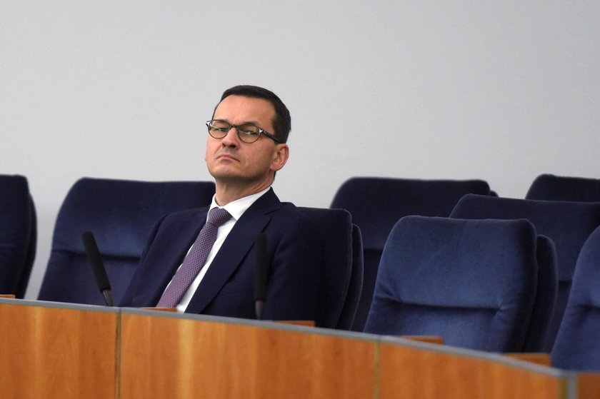 Premier Morawiecki musi sprostować słowa o budowie dróg i mostów