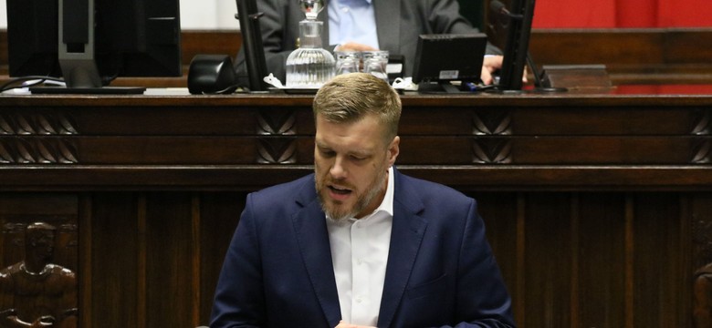 Duda bezkonkurencyjny, Zandberg lepszy niż Hołownia. SONDAŻ PREZYDENCKI