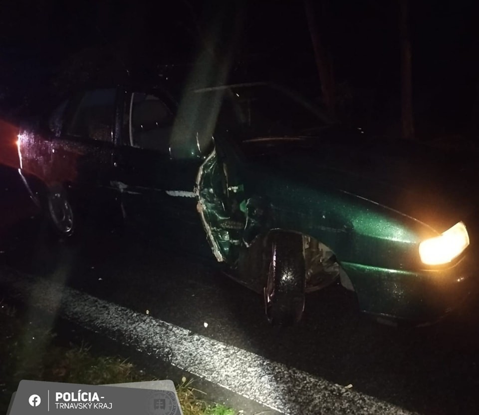 Dopravná nehoda troch áut v okrese Senica si vyžiadala jednu obeť.