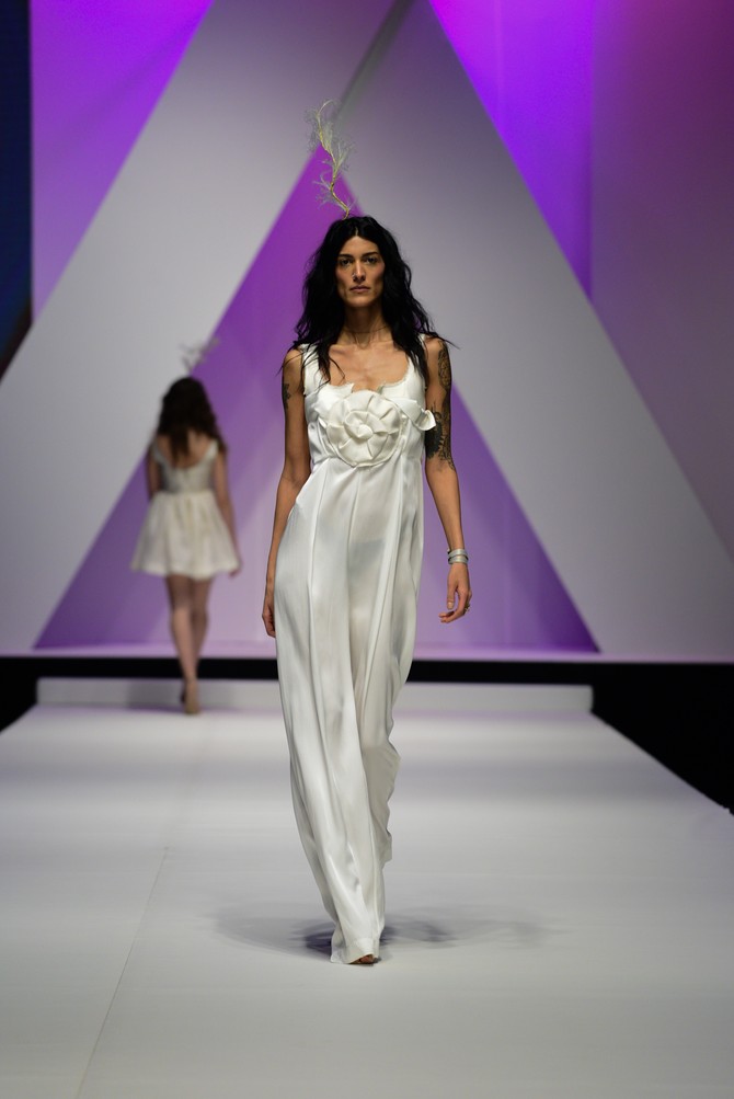 Model iz kolekcije "Niti" Igora Todorovića