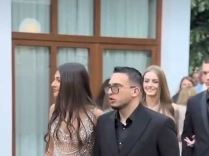 Maturantkinja skandalizovala Srbiju u najkraćoj haljini ikad viđenoj