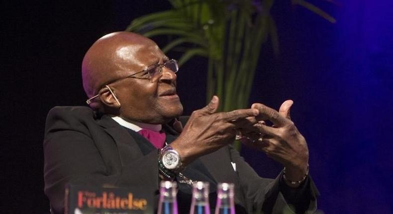 Desmond Tutu, retired South African Anglican archbishop, talks about his book Forlatelse, or The Book of Forgiving, written in collaboration with his daughter Mpho Tutu, at a book fair in Goteborg, September 26, 2014. REUTERS/Fredrik Sandberg/TT News Agency