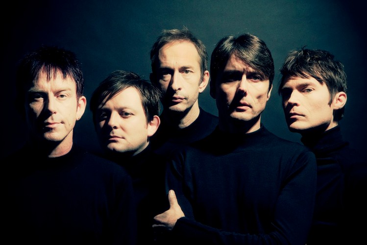 Suede na zdjęciach do 'Bloodsports'
