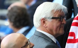 Niemiecki polityk ostrzega: Nie czas na głośne wymachiwanie szabelką wobec Rosji