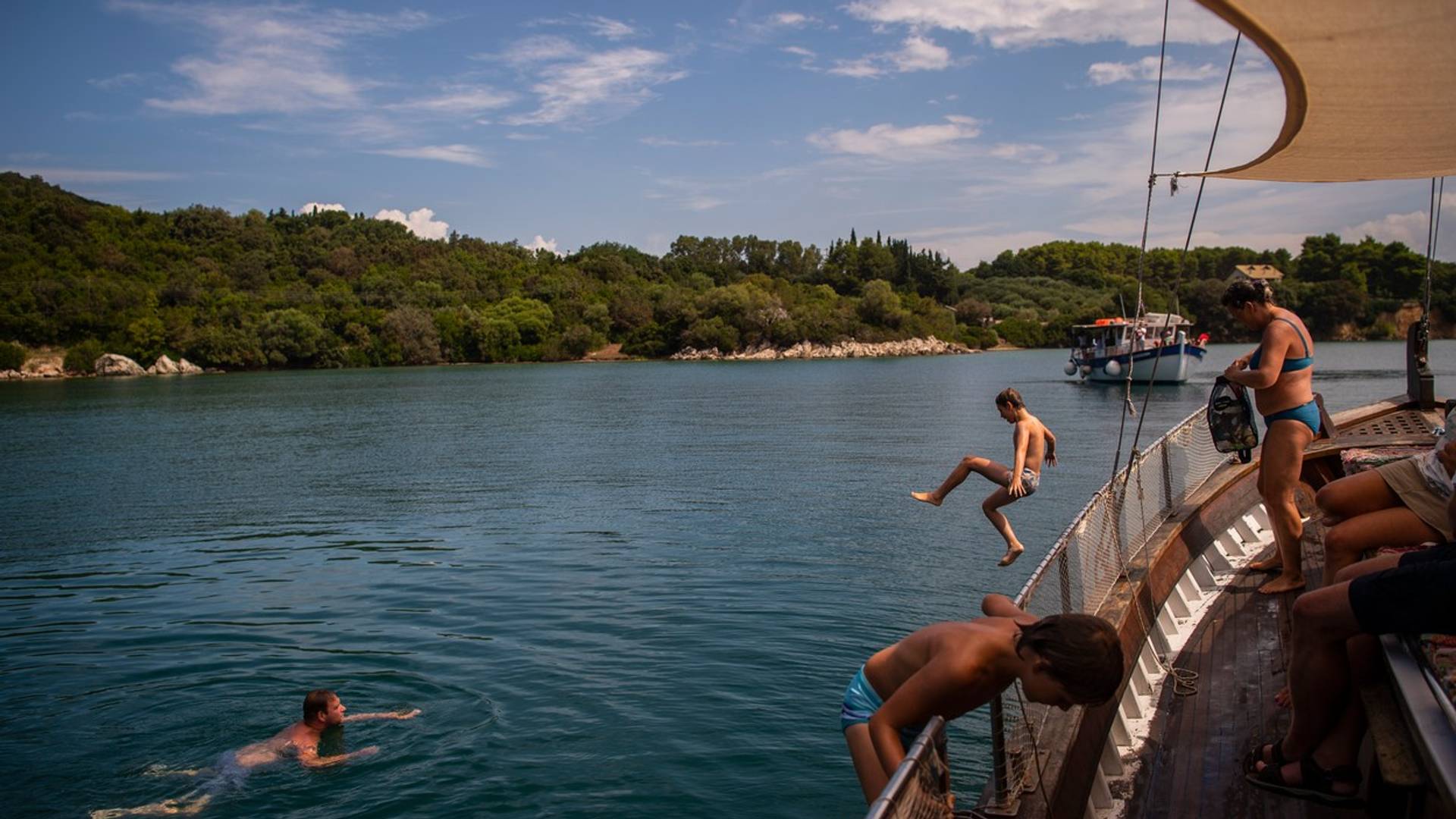 Šta će biti sa vašim novcem ako letovanje propadne: turističke agencije ove godine imaju način da obezbede putnike