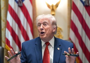 Donald Tramp na sastanku kabineta u Beloj kući