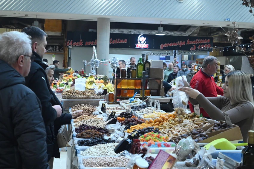 Cene orašastih plodova i suvog voća na Palilulskoj pijaci
