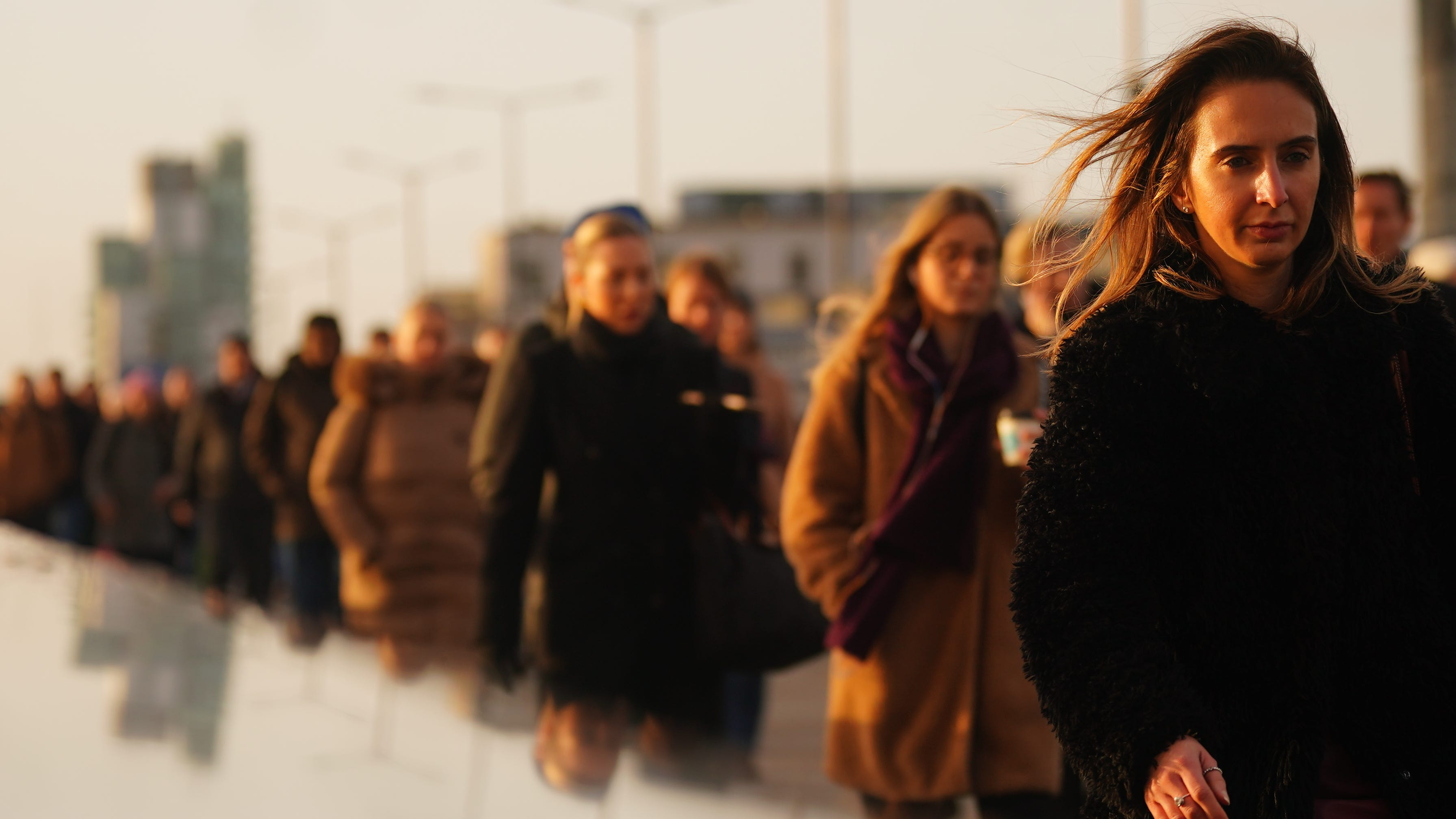 Budget uncertainty stalls UK growth, sparks downturn warning