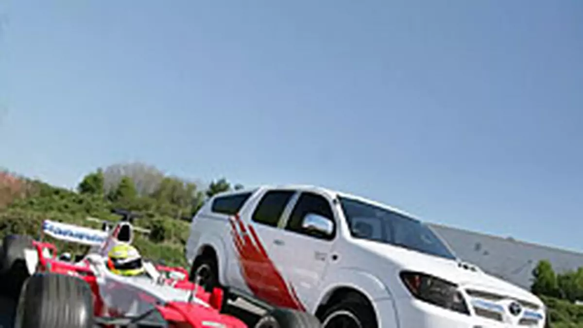 Toyota Hilux Sport Concept: pickup w stylu F1