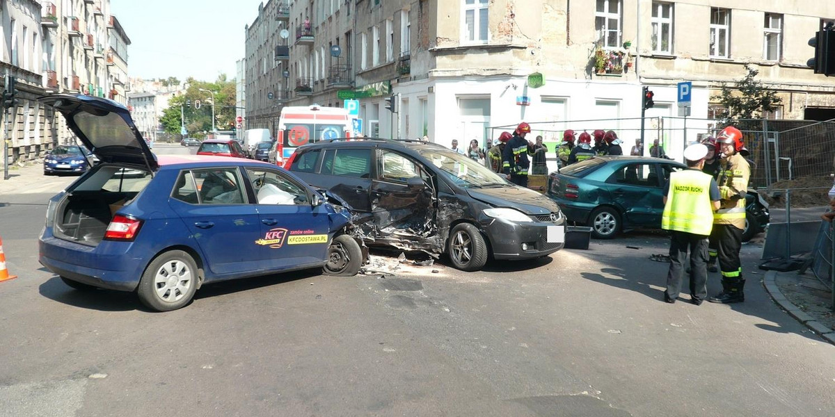 Wypadek na Żeromskiego w Łodzi. Są ranni