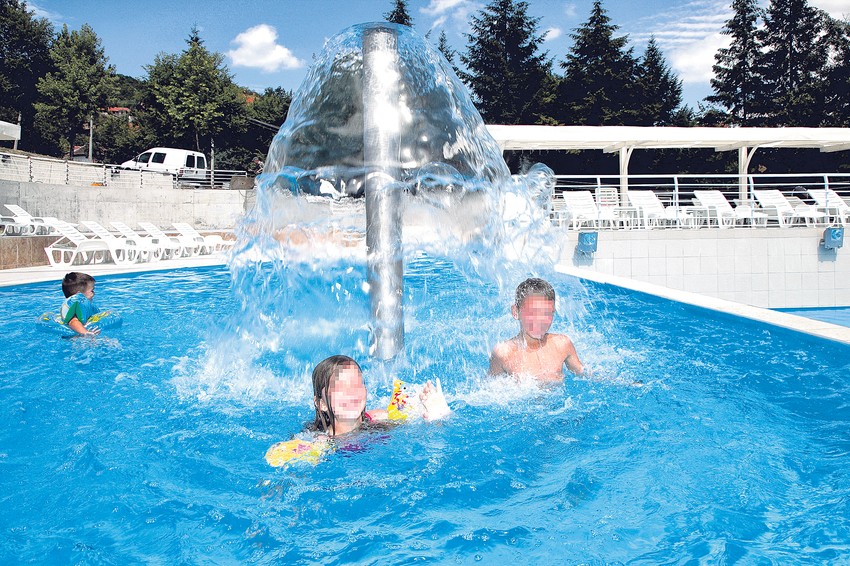 Prolom banja poznata po termalnim vodama