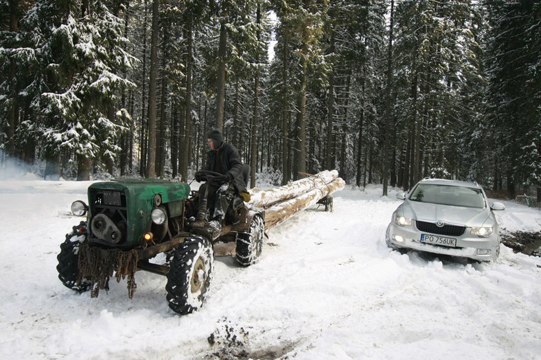 TOPR i Skoda Superb: zimowe klimaty w tatrach