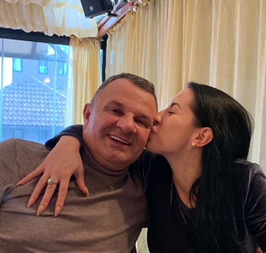 Cipka sa pokojnim mužem